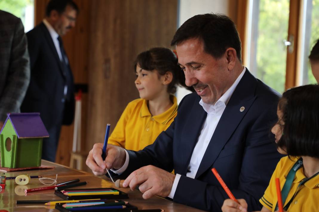 Karatay’da binlerce öğrenci 2 önemli konuda eğitim aldı 16